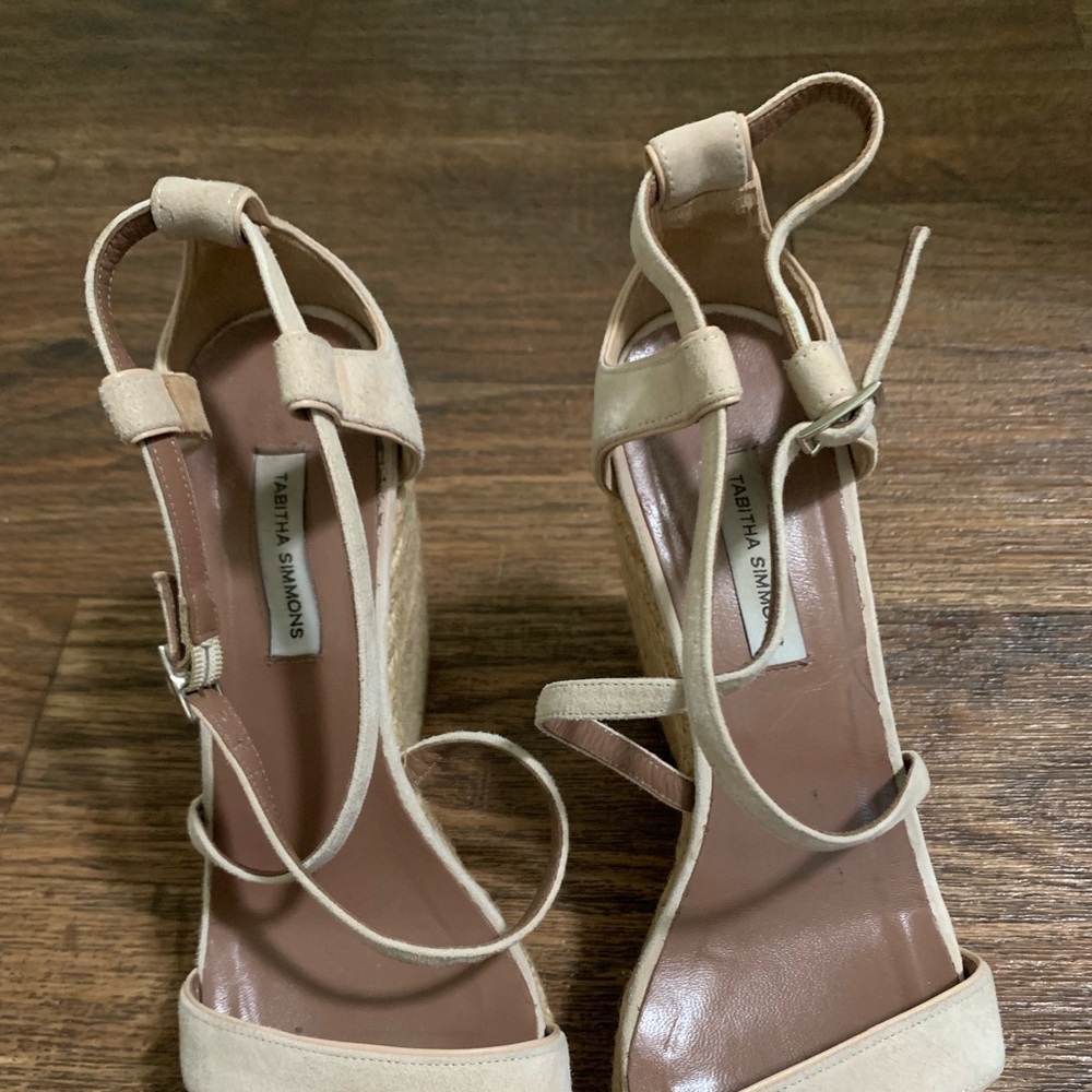 Shoes - Picture 2 of 8